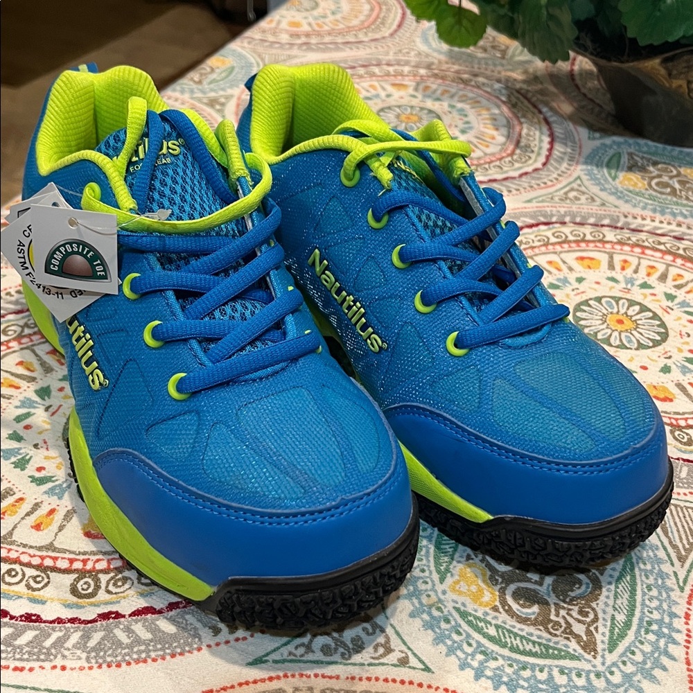 NWT Nautilus N2154 SkidBuster Safety Footwear size 7.5 W